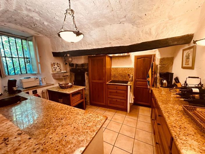 Image No.20-6 Bed House for sale