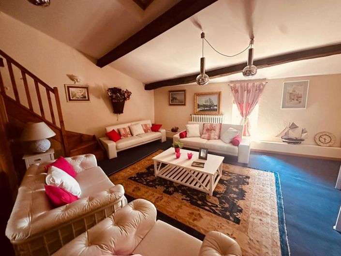 Image No.21-6 Bed House for sale