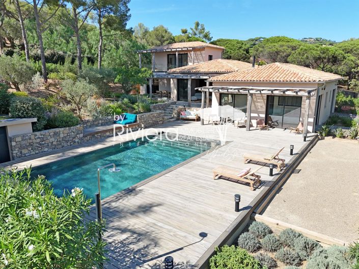 Image No.1-4 Bed House for sale