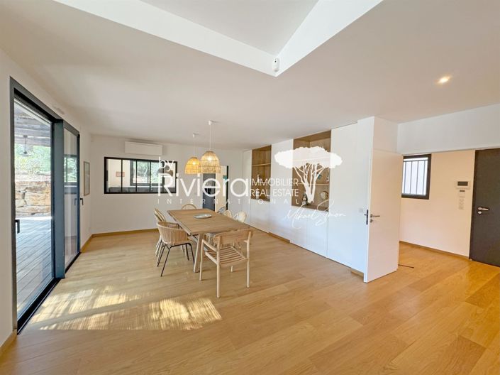 Image No.10-4 Bed House for sale