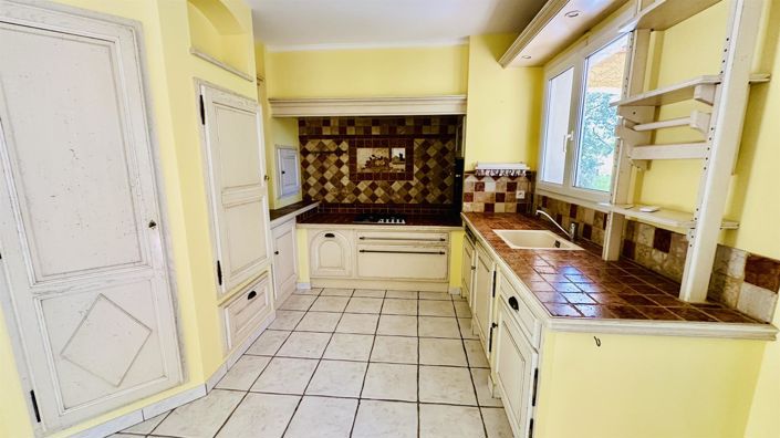 Image No.11-5 Bed House for sale