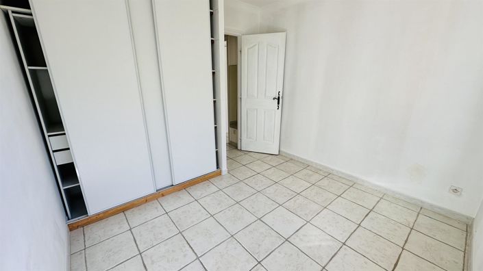 Image No.16-5 Bed House for sale