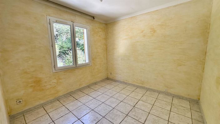 Image No.17-5 Bed House for sale