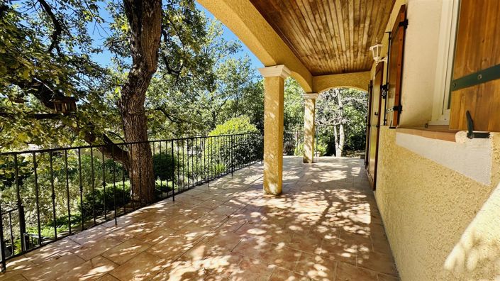 Image No.8-5 Bed House for sale