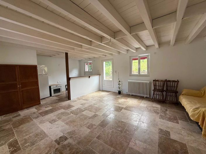 Image No.10-6 Bed House for sale