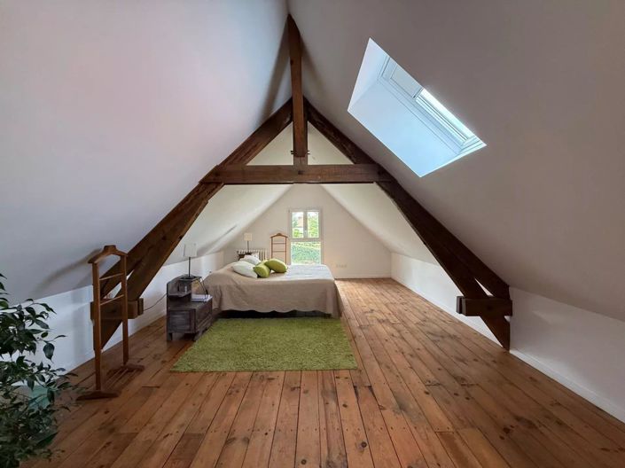 Image No.8-6 Bed House for sale