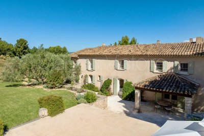 5 Bed House for sale