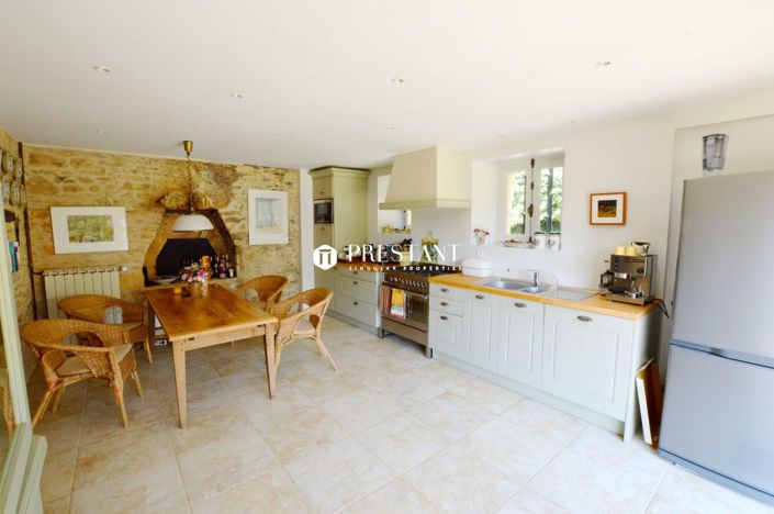 Image No.4-Propriété de 8 chambres à vendre à Montignac