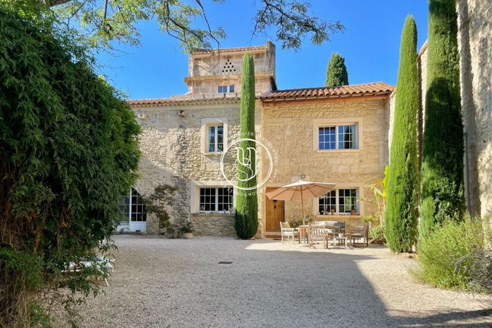Image No.1-6 Bed House for sale