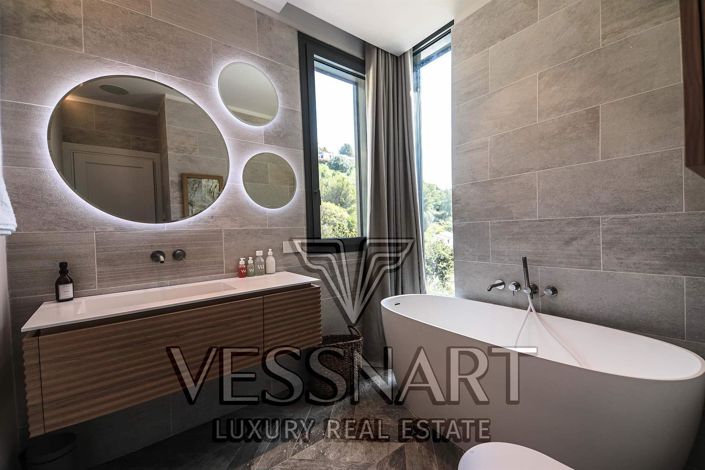 Image No.23-5 Bed House for sale