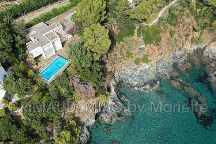 Image No.1-8 Bed House for sale