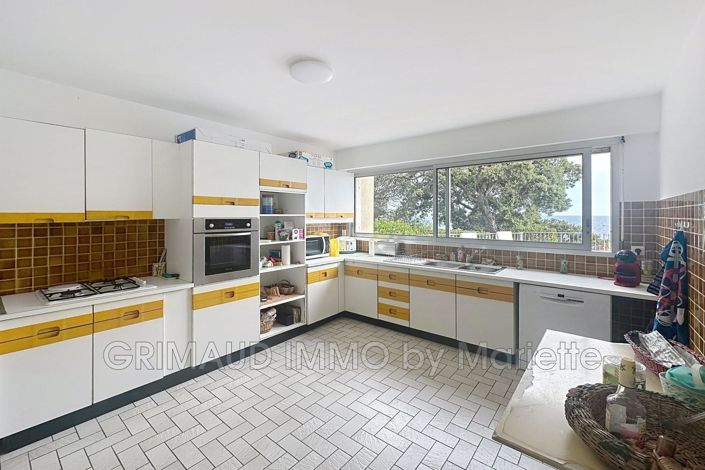 Image No.11-8 Bed House for sale