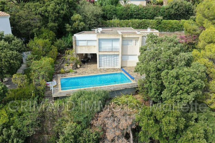 Image No.5-8 Bed House for sale