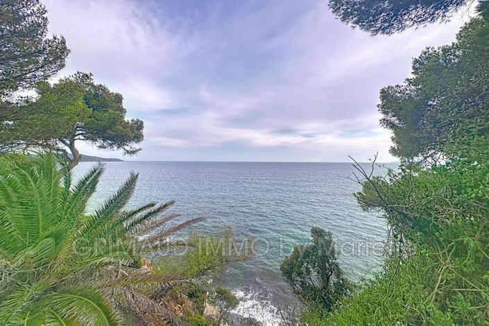 Image No.6-8 Bed House for sale