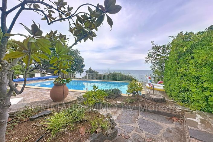 Image No.8-8 Bed House for sale