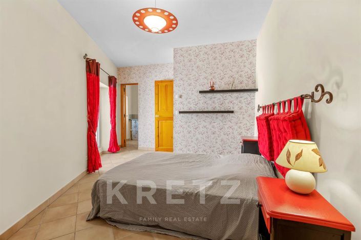 Image No.10-5 Bed House for sale