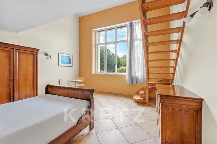 Image No.12-5 Bed House for sale