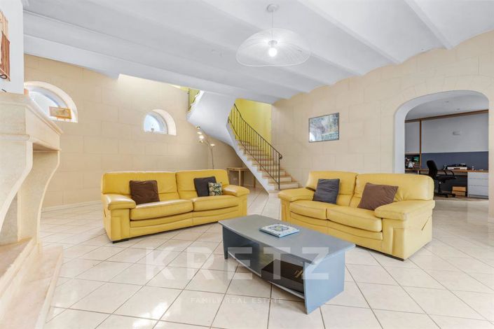 Image No.3-5 Bed House for sale