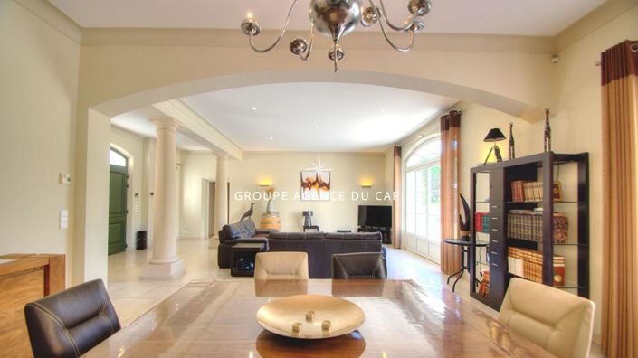 Image No.3-4 Bed House for sale