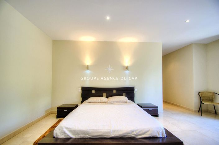 Image No.5-4 Bed House for sale