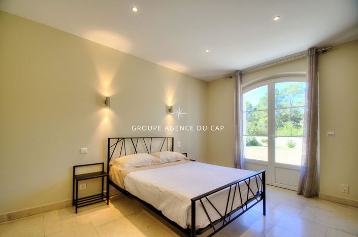 Image No.9-4 Bed House for sale