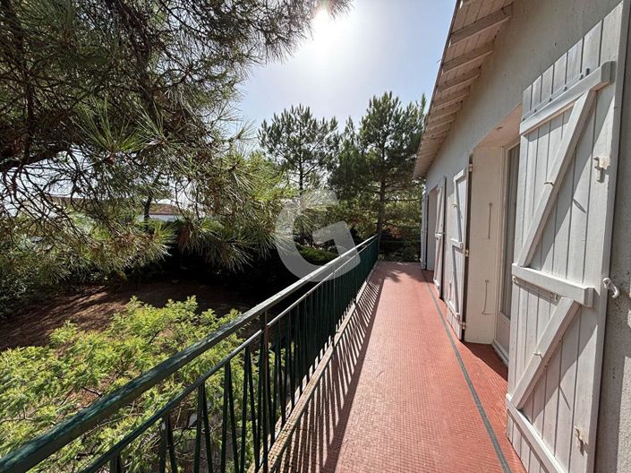 Image No.7-4 Bed House for sale