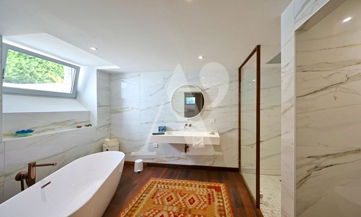 Image No.16-4 Bed Property for sale