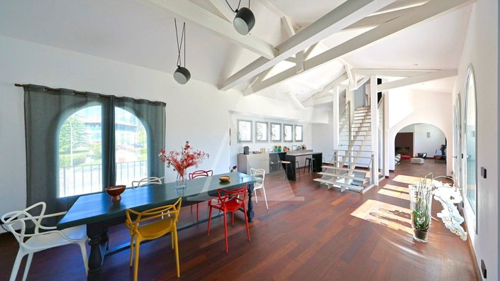 Image No.4-4 Bed Property for sale