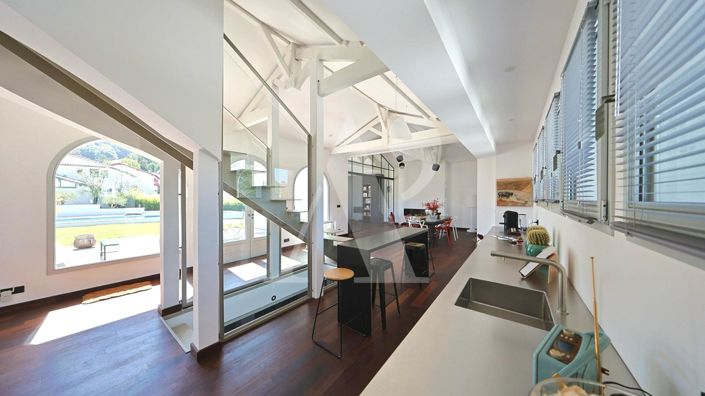 Image No.7-4 Bed Property for sale