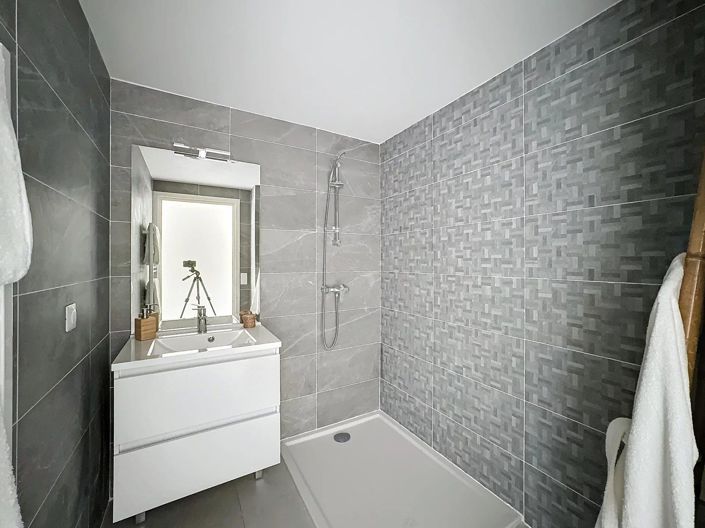 Image No.10-3 Bed Apartment for sale