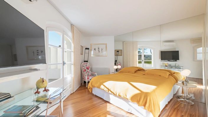 Image No.8-4 Bed House for sale