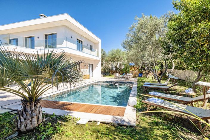 Image No.2-5 Bed House for sale