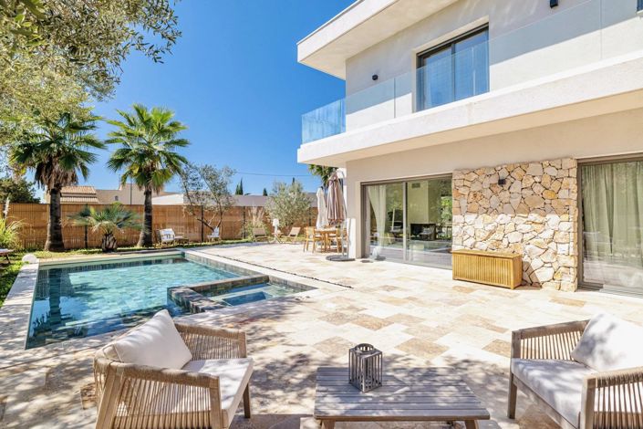 Image No.4-5 Bed House for sale