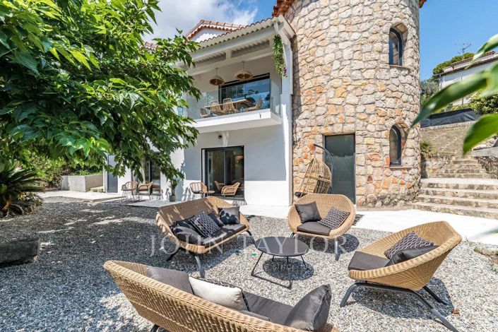 Image No.1-4 Bed House for sale