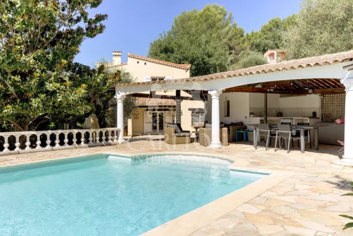 Image No.1-5 Bed House for sale