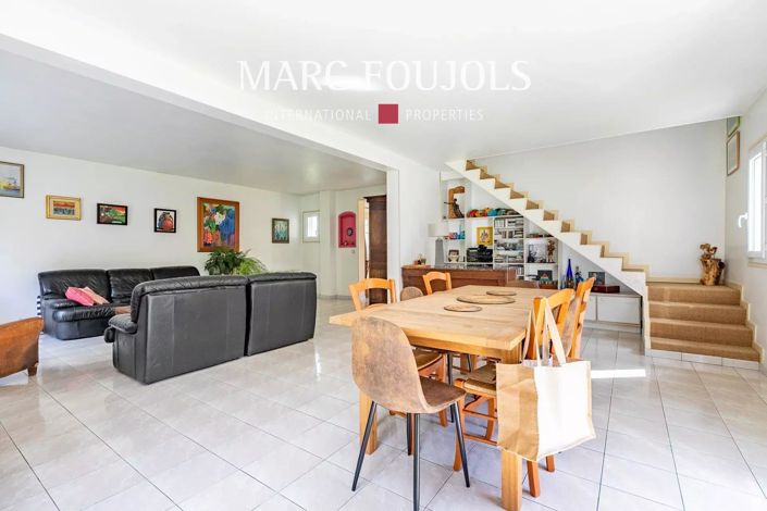 Image No.6-4 Bed House for sale