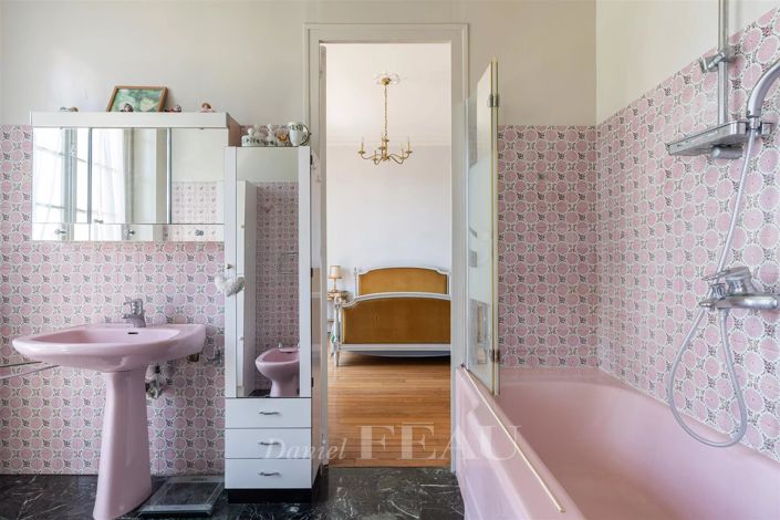 Image No.12-5 Bed House for sale