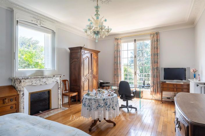 Image No.13-5 Bed House for sale