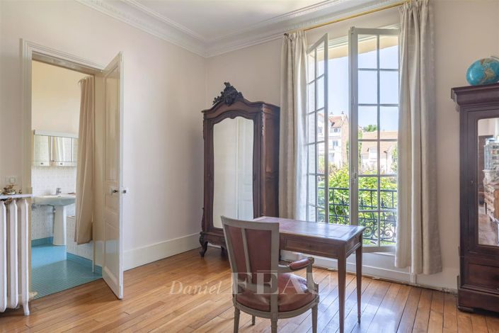 Image No.15-5 Bed House for sale