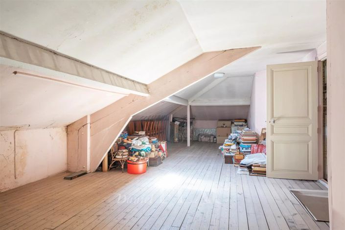 Image No.18-5 Bed House for sale