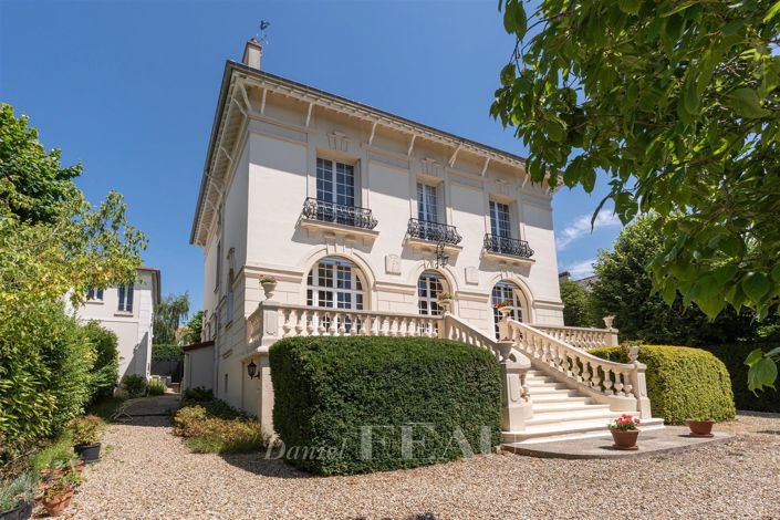 Image No.2-5 Bed House for sale