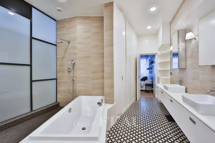 Image No.11-3 Bed Apartment for sale