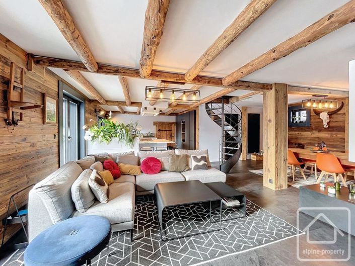 Image No.2-14 Bed Property for sale