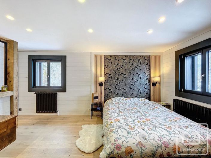 Image No.23-14 Bed Property for sale