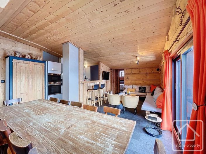 Image No.27-14 Bed Property for sale