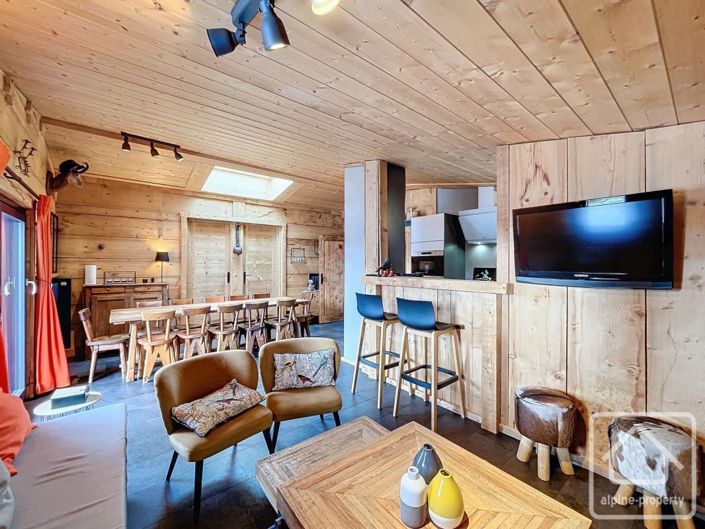 Image No.30-14 Bed Property for sale