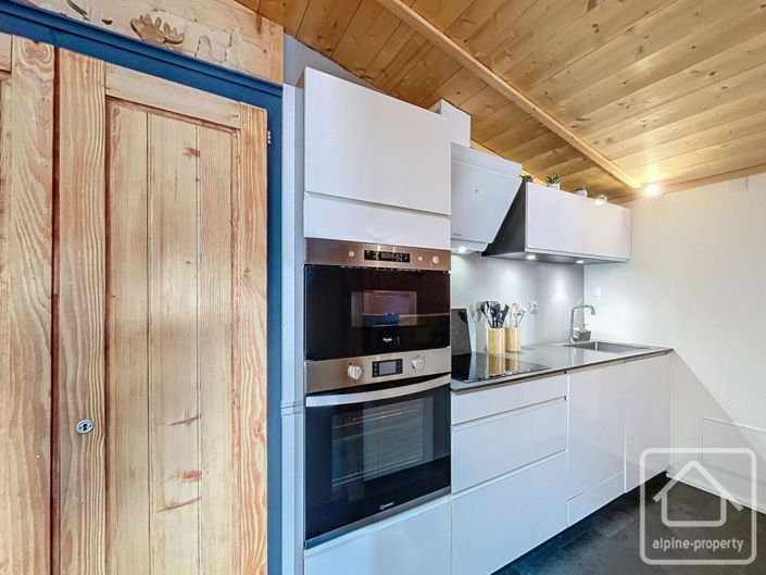 Image No.31-14 Bed Property for sale