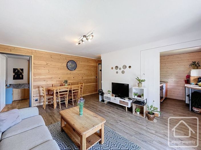 Image No.9-14 Bed Property for sale