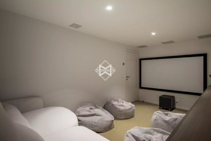 Image No.12-5 Bed House for sale