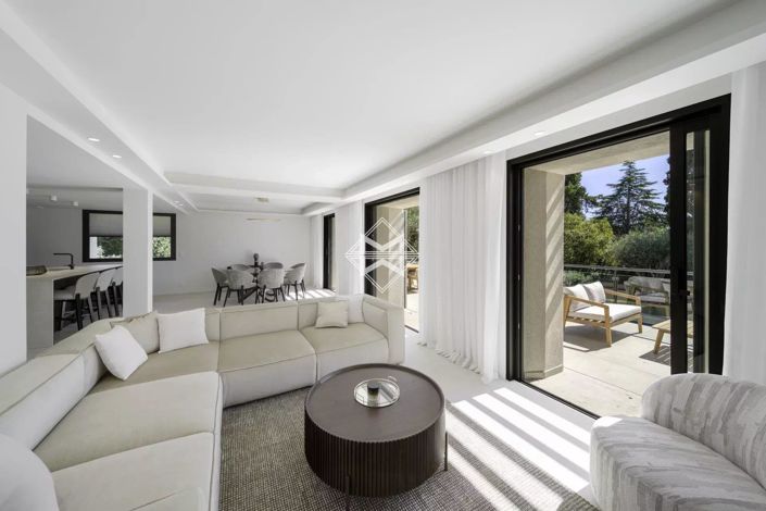 Image No.5-5 Bed House for sale